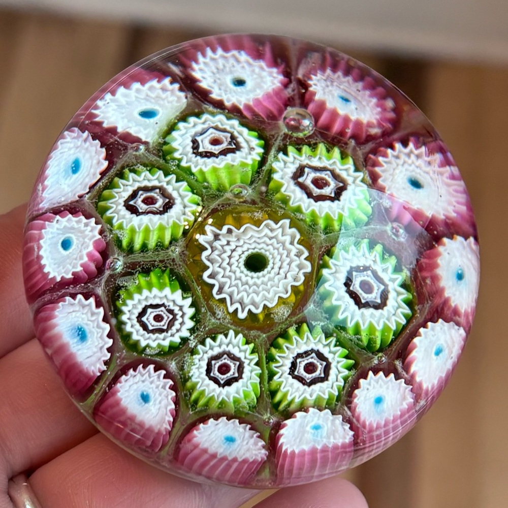 Dazzling Vintage Millefiori Glass Paperweight! - Picture 2 of 7